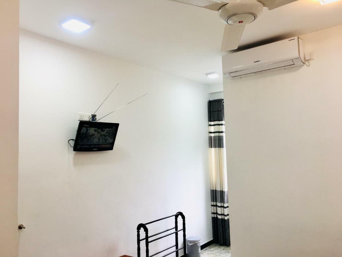 Jenushi Homestay Kandy Exteriör bild